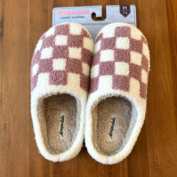 Aeropostale Checkerboard Cozy Slippers - Picture 3 of 7
